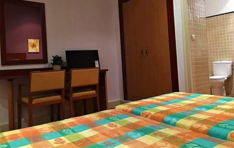 Hotel La Fonda Dels Pirineus Maçanet de Cabrenys Exteriér fotografie