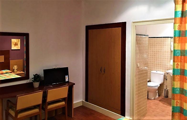 Hotel La Fonda Dels Pirineus Maçanet de Cabrenys Exteriér fotografie
