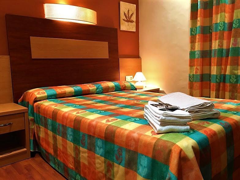 Hotel La Fonda Dels Pirineus Maçanet de Cabrenys Exteriér fotografie